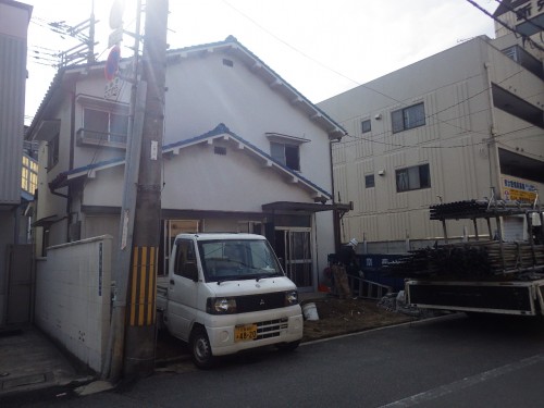 大阪で外壁塗装の事ならお任せください。外壁修理から塗装まで安く高品質にご提供。