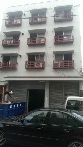 大阪で外壁塗装の事ならお任せください。外壁修理から塗装まで安く高品質にご提供。